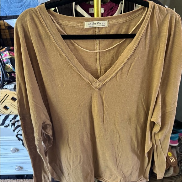 We the free size small distressed long sleeve tee - Picture 3 of 4